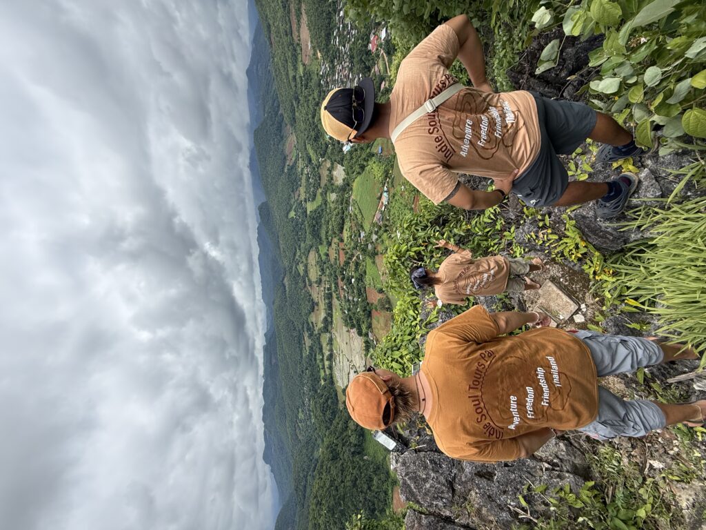 Mueang Noi Village Trip