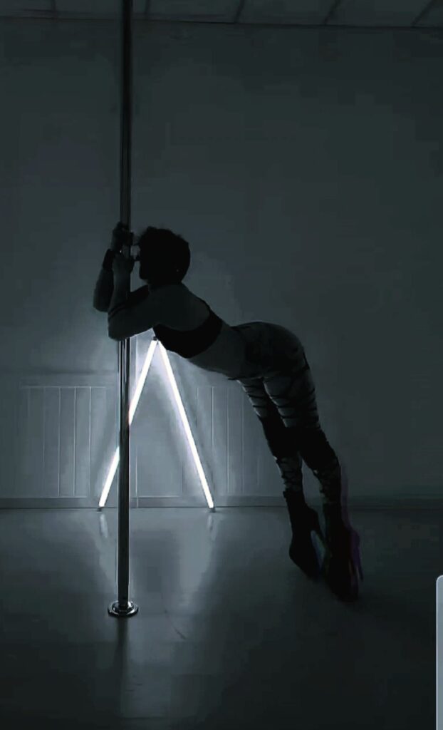 Pole Flow - Beginners (Must Register in Advance)
