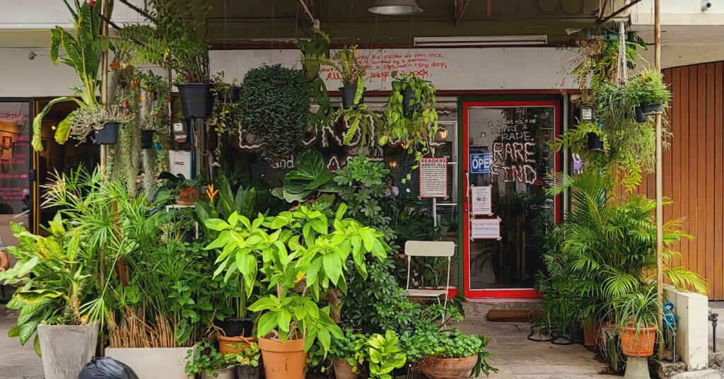 Rare Finds Bookstore & Cafe